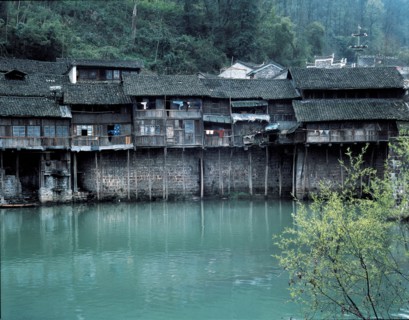 Maisons sur l'eau, ouest de la province du Hunan, Chine