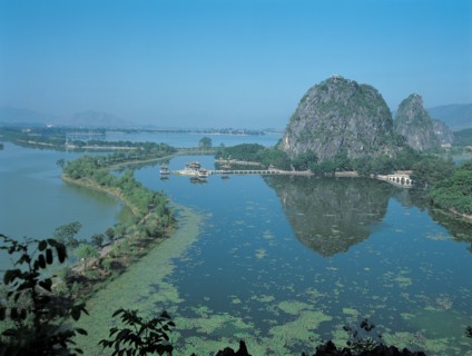 Le lac Xinghu,  Zhaoqing, Guangdong, Chine