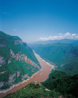 Le Mont Dashushan, dans la gorge de Wu, une des Trois Gorges du fleuve Changjiang, Chine