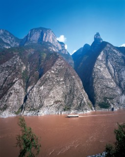 Le sommet du Mont Shennu dans la gorge de Wu, une des Trois Gorges du fleuve Changjiang, Chine