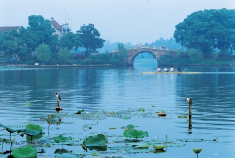 Pont sur le Lac de l'Ouest, Hangzhou, province du Zhejiang, Chine