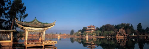 Petite pagode sur le lac de Kunming, Chine