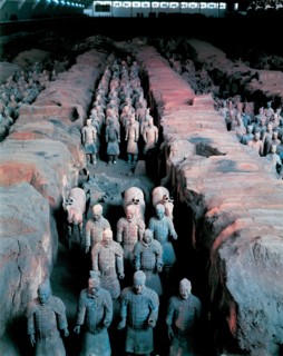 Guerriers et chevaux en terre cuite, Chine