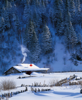 the snow-covered house at Shuangfeng Forestry Centre,Mudanjiang,Heilongjiang,China