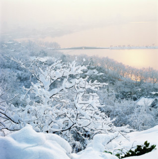 Snowscape of Broken Bridge over West Lake,Hangzhou,Zhejiang Province,China