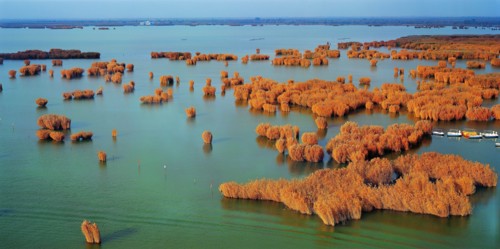 Sand Lake in Ningxia,China