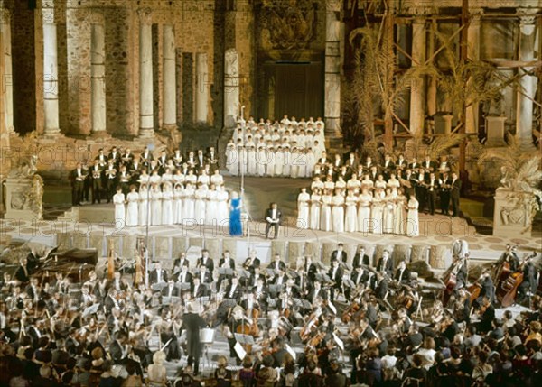 REPRESENTACION DE LA ATLANTIDA. FESTIVALES DE ESPAÑA 1966
MERIDA, TEATRO ROMANO
BADAJOZ