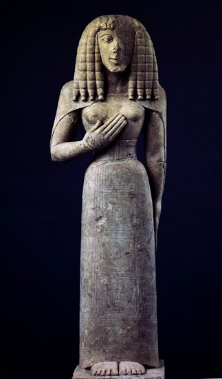 DAMA DE AUXERRE- 640/630 A JC-GRECIA ARCAICA
PARIS, MUSEO LOUVRE-INTERIOR
FRANCIA
