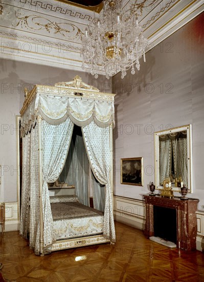 DORMITORIO DE CARLOS IV - FINES DEL SIGLO XVIII
MADRID, PALACIO REAL-INTERIOR
MADRID

This
