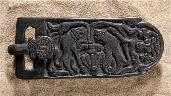 BROCHE VISIGODO S VI-VII-RELIEVE DE ANIMALES ENFRENTADOS
MADRID, MUSEO ARQUEOLOGICO