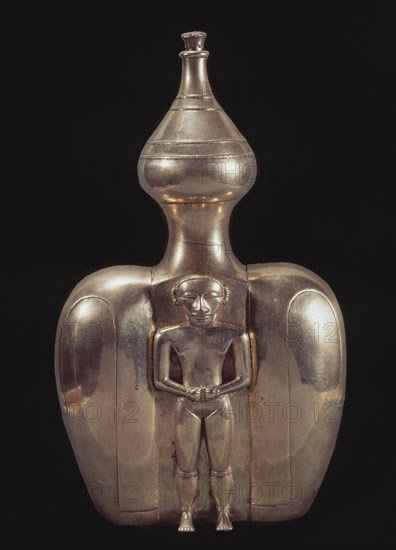 TESORO DE LOS QUIMBAYAS - VASIJA DE ORO CON FIGURA FEMENINA - COLOMBIA - 200-1000 DC
MADRID, MUSEO