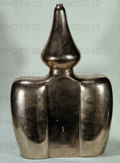 TESORO DE LOS QUIMBAYAS - VASIJA DE ORO - COLOMBIA - 200-1000 DC - REVERSO
MADRID, MUSEO DE