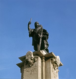 Statue of Roger de Lauria in Tarragona