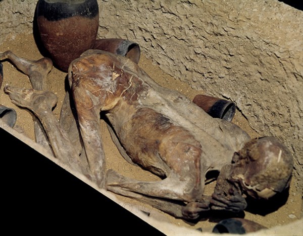ENTERRAMIENTO 35OO AC EN EGIPTO
LONDRES, BRITISH MUSEUM
INGLATERRA

This image is not