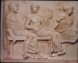 FIDIAS 490/430 AC
*RELIEVE DEL PARTENON-FRISO ORIENTAL -POSEIDON APOLO Y ARTEMISA
ATENAS, MUSEO