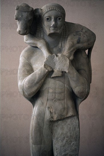 MOSCOFORO (PASTOR CON TERNERA)570 AC-
ATENAS, MUSEO DE LA ACROPOLIS
GRECIA

This image is not