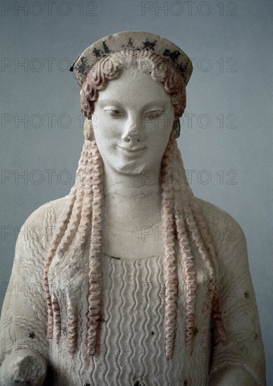 BUSTO-KORE-ESCULTURA ARCAICA GRIEGA DE DONCELLA
ATENAS, MUSEO DE LA ACROPOLIS
GRECIA

This