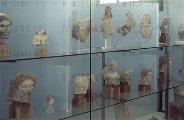 VITRINAS
ATENAS, MUSEO DE LA ACROPOLIS
GRECIA

This image is not downloadable. Contact us for