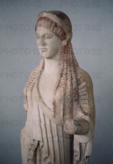 ESCULTURA ARCAICA DE KORE-DONCELLA
ATENAS, MUSEO DE LA ACROPOLIS
GRECIA

This image is not