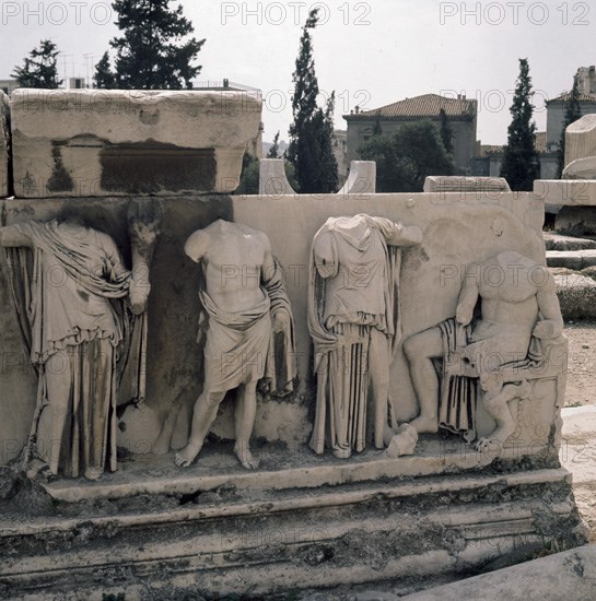 TEATRO DIONISIO-RELIEVES DEL ESCENARIO
ATENAS, ACROPOLIS
GRECIA

This image is not downloadable
