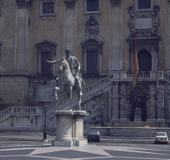 ESTATUA ECUESTRE DE MARCO AURELIO ANTONINO EMPERADOR -
ROMA, EXTERIOR
ITALIA

This image is not