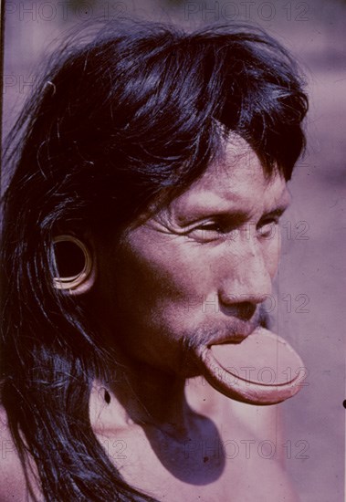 INDIGENA DE LA TRIBU XINDU
NACION, EXTERIOR
BRASIL