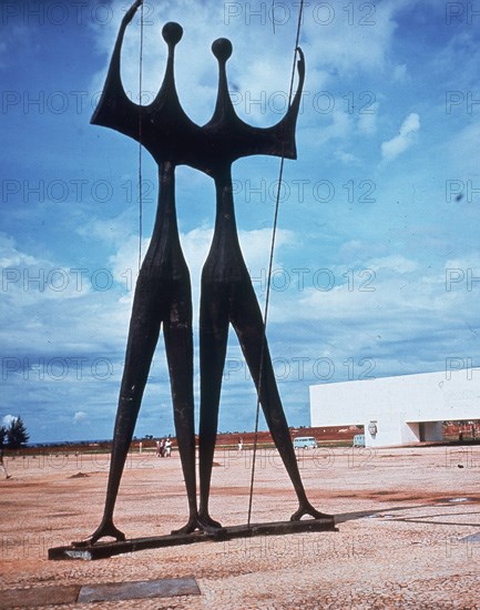 MONUMENTO AL PIONERO
BRASILIA, EXTERIOR
BRASIL
