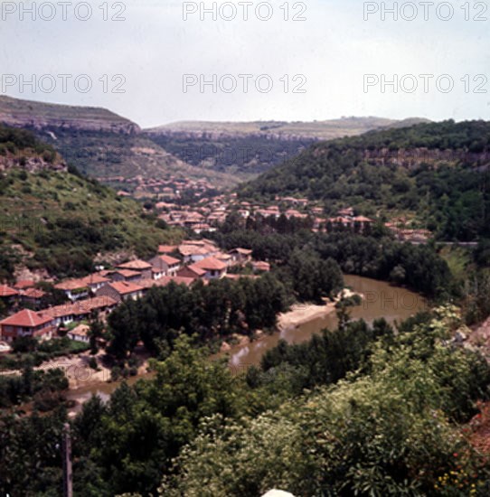 VISTA (ANTIGUA CAPITAL)
TIRNOVO, EXTERIOR
BULGARIA

This image is not downloadable. Contact us