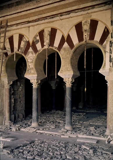 CASA REAL-ARQUERIAS DEL PORTICO DE ENTRADA AL SALON RICO-S X
PROVINCIA, MEDINA