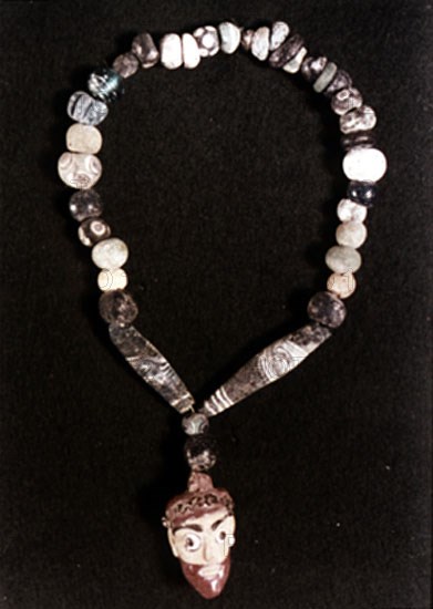 COLLAR DE CUENTAS DE PASTA VITREA-PROCEDE DE PUIG DES MOLINS
IBIZA, MUSEO