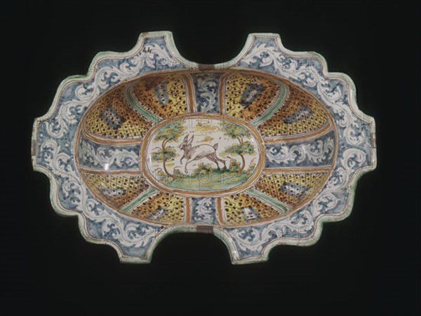 PLATO DE CERAMICA DE TALAVERA DE LA REINA POLICROMADO
MADRID, MUSEO DE ARTES