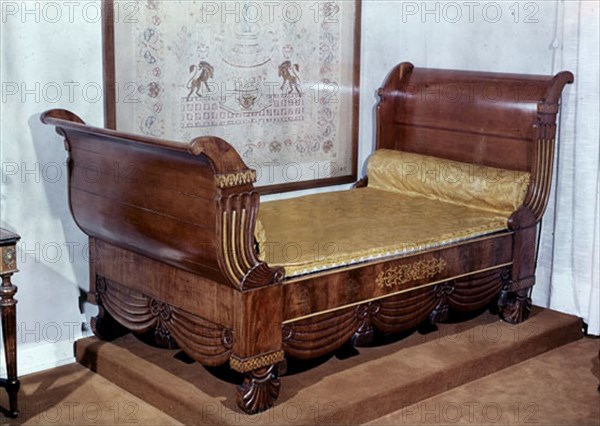 CANAPE (CAMA DIVAN)
MADRID, MUSEO DE ARTES DECORATIVAS
MADRID