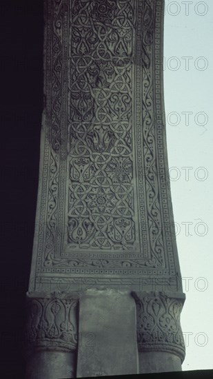 YESERIA EN UNA DE LAS ARCADAS DEL PATIO - S IX
CAIRO, MEZQUITA AHMED IBN TULUN
EGIPTO

This