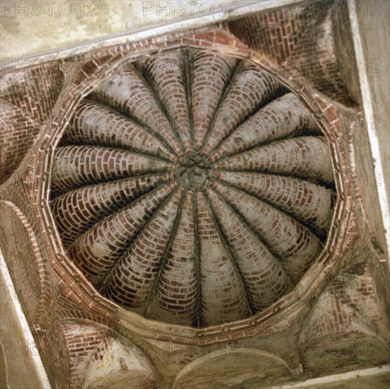 PUERTA DE LAS ARMAS-BOVEDA DEL PASADIZO
GRANADA, ALHAMBRA-ALCAZABA
GRANADA