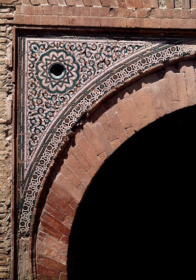 FACHADA ESTE--DET IZQUIERDO:MOSAICO (CONJ Nº 35514)
GRANADA, ALHAMBRA-PUERTA DEL VINO
GRANADA