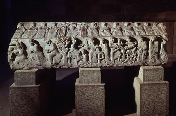 SEPULCRO ROMANICO DE DONA BLANCA S XII
NAJERA, MONASTERIO SANTA MARIA REAL
RIOJA

This image is