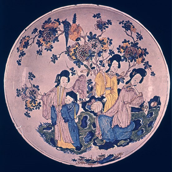 CERAMICA POLICROMADA-1730-ARTE JAPONES-REPRESENTA MUJERES EN JARDIN
LONDRES, MUSEO VICTORIA