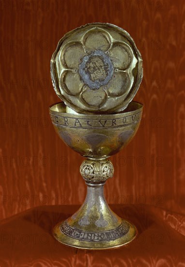 CALIZ DEL MILAGRO - PIEZA ROMANICA DEL S XII
PIEDRAFITA CEBREIRO, IGLESIA DE SANTA MARIA LA