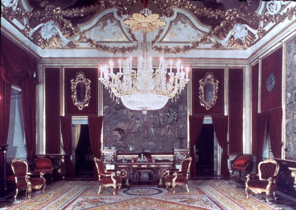 DESPACHO QUE FUE DE FRANCO
PARDO EL, PALACIO REAL
MADRID

This image is not downloadable.