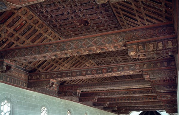 ARTESONADO MUDEJAR DE LA CATEDRAL DE TERUEL CON ESTRUCTURA ALMOHADE .FINALES DEL SIGLO