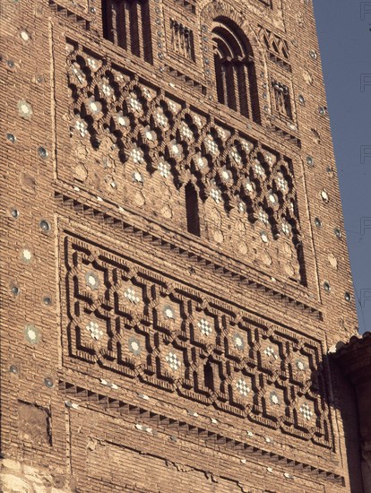 EXTERIOR-TORRE MUDEJAR. 1315-1316
TERUEL, TORRE SAN MARTIN
TERUEL

This image is not