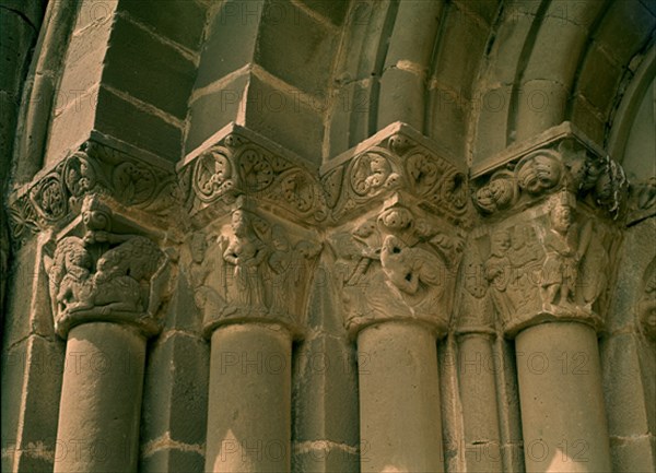 IGL DE SANTIAGO S XIII-CAPITEL
AGUERO, EXTERIOR
HUESCA

This image is not downloadable. Contact