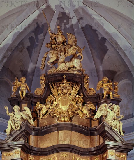 ALTAR MAYOR-RETABLO DEDICADO A STA ISABEL DE ARAGON-REINA DE PORTUGAL
ZARAGOZA, IGLESIA DE SANTA