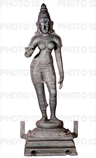 *PARVATI - DEIDAD INDIA - BRONCE - S XIII -
LONDRES, MUSEO VICTORIA ALBERTO
INGLATERRA

This
