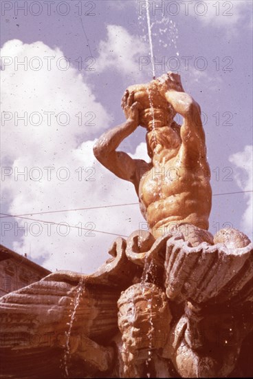 BERNINI GIAN LORENZO 1598/1680
*FUENTE DEL TRITON  DETALLE
ROMA, EXTERIOR
ITALIA

This image