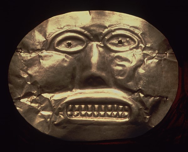 *TESORO DE ELDORADO  MASCARA DE ORO
BOGOTA, MUSEO DEL ORO
COLOMBIA