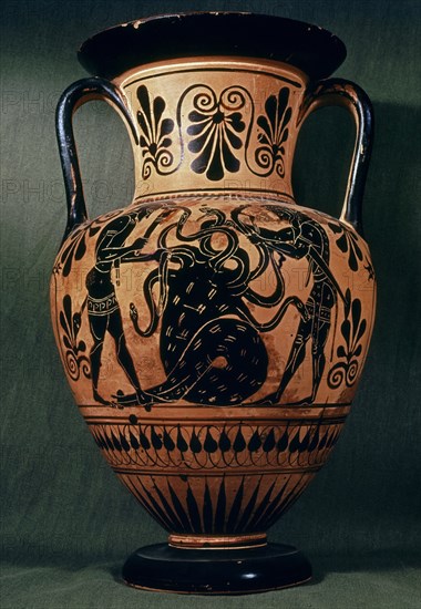 *MUSEO-HERACLES Y LA HIDRA DE LERNA EN UNA ANFORA ATICA S VI AC
ROMA, VILLA JULIA
ITALIA

This