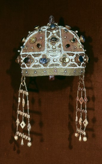 *TIARA DE ORO DE CONSTANZA DE ARAGON MUJER DE PEDRO III
PALERMO, CATEDRAL
ITALIA

This image is