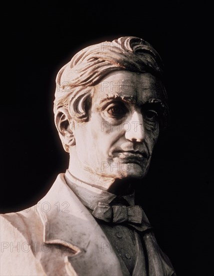 *MONUMENTO A ABRAHAM LINCOLN (1809-1865) DET CABEZA
WASHINGTON D.F., EXTERIOR
EEUU

This image