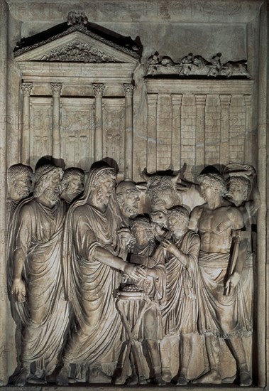 *MARCO AURELIO OFRECE SACRIFICIO A JUPITER
ROMA, MUSEO CAPITOLINO
ITALIA

This image is not